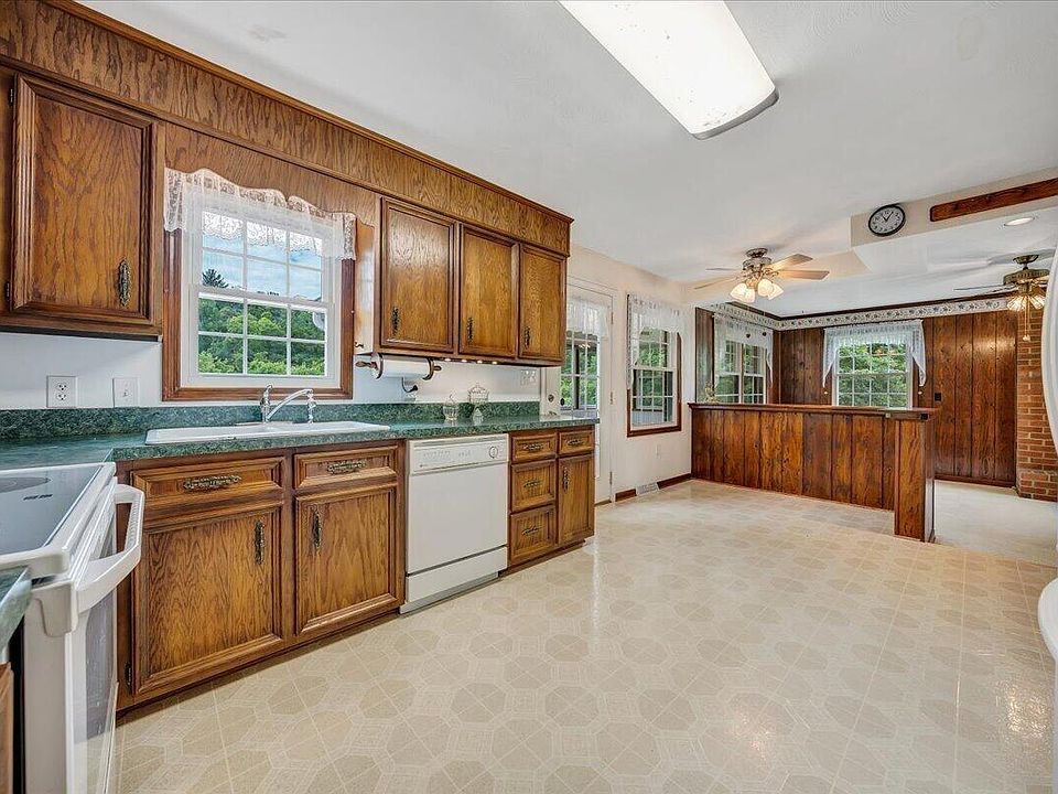 1066 Coopers Cove Rd, Hardy, VA 24101 Zillow