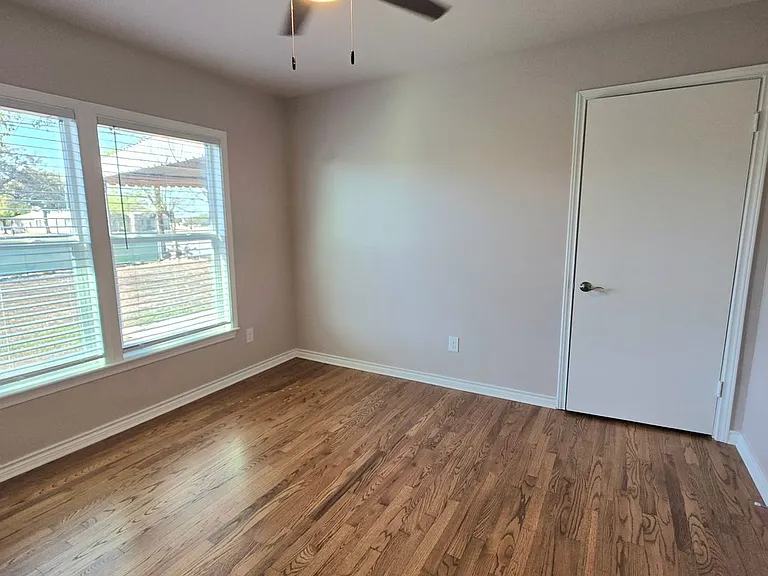 226 Antrim Dr — Photo 25