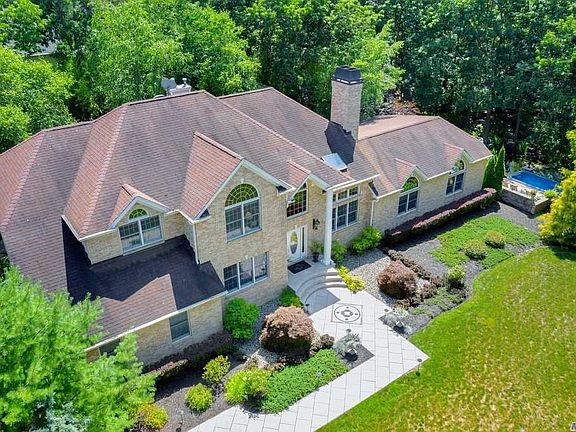 4th image of 108 W Farm Dr