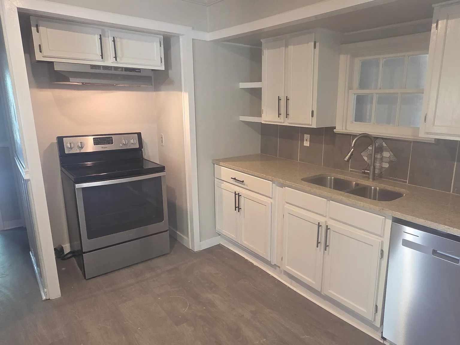 4 bed, 1800 sqft, $2,100 — Photo 4