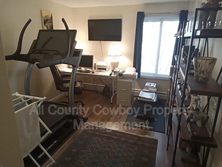 1516 E Grand Ave #101 — Photo 5
