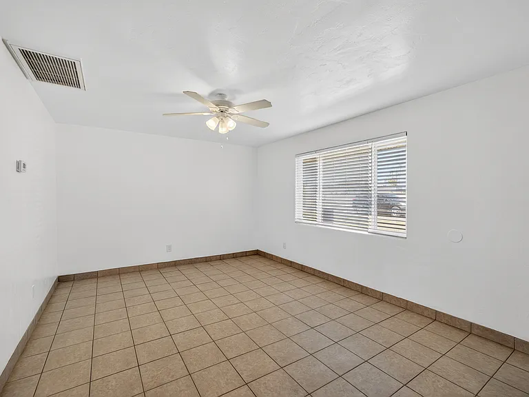 446 S Bellview — Photo 9