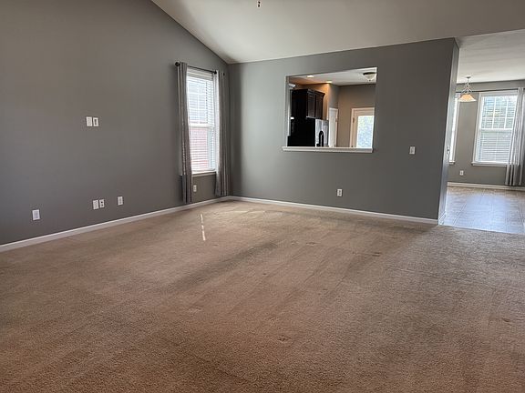 5th image of 605 Foster Ln