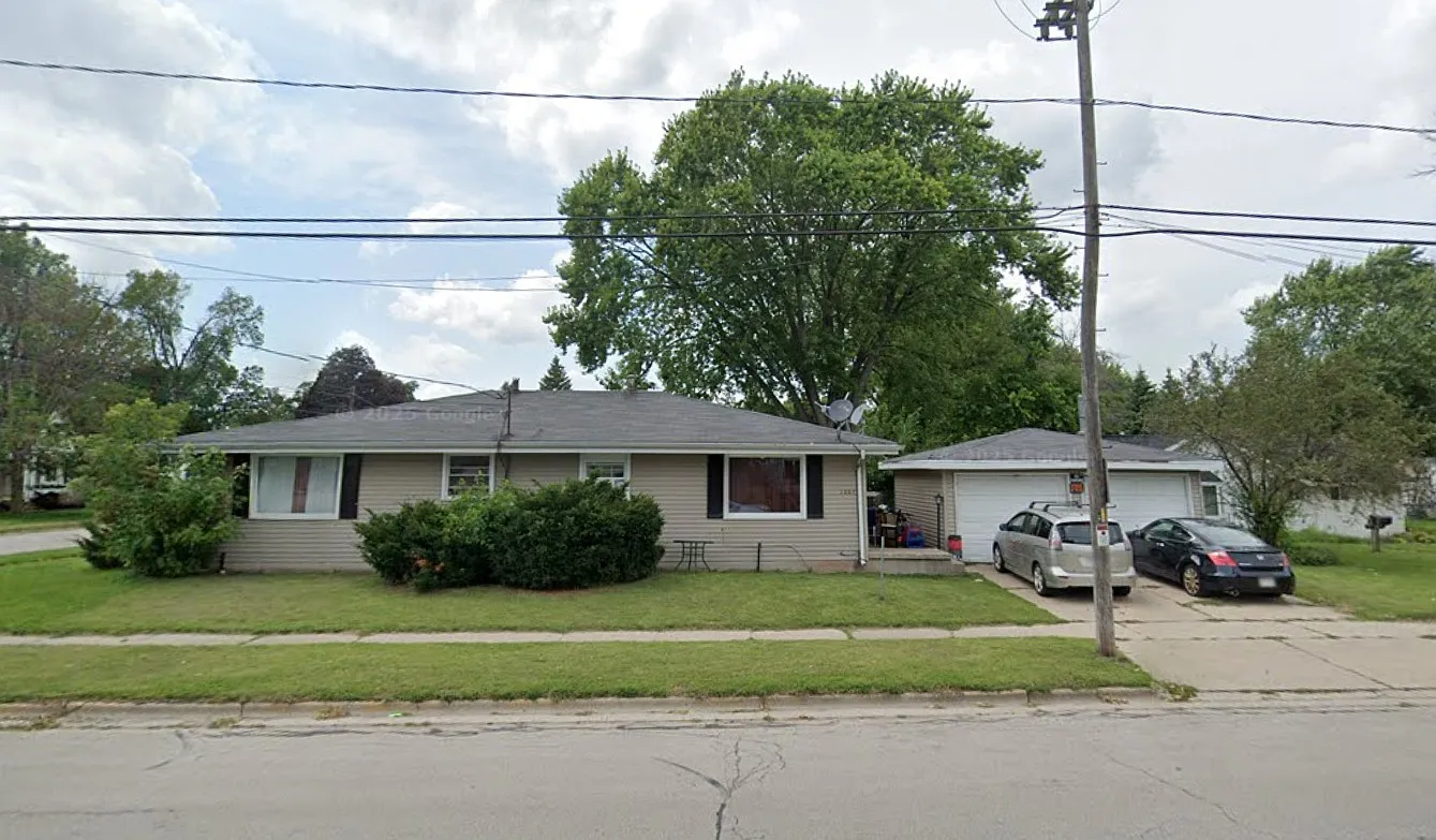 1207 N Irwin Ave — Photo 1