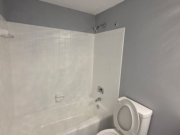 5th image of 619 King St Unit 1-506