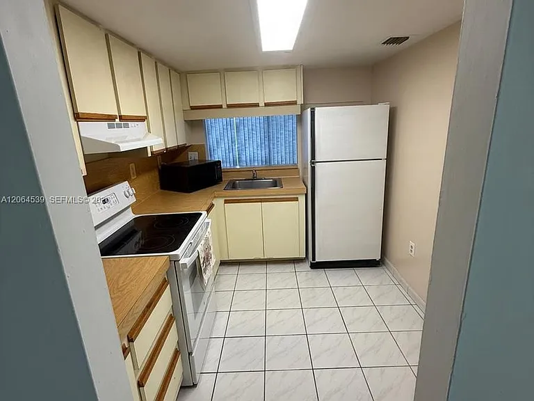 9400 W Flagler St #312 — Photo 18