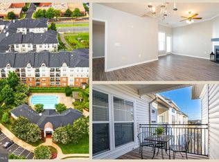 3820 Lightfoot St UNIT 415, Chantilly, VA 20151