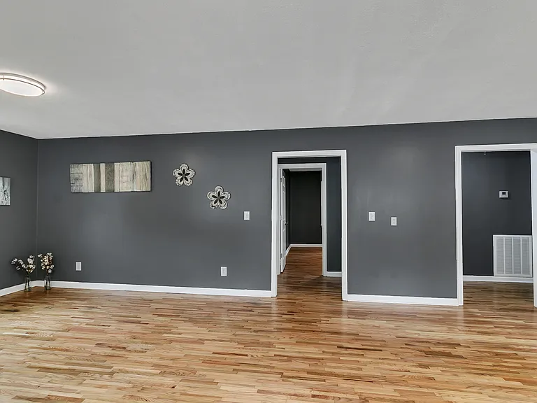 1013 Madison St — Photo 6