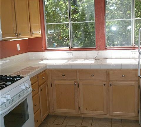 5th image of 633 Atherton Pl #401