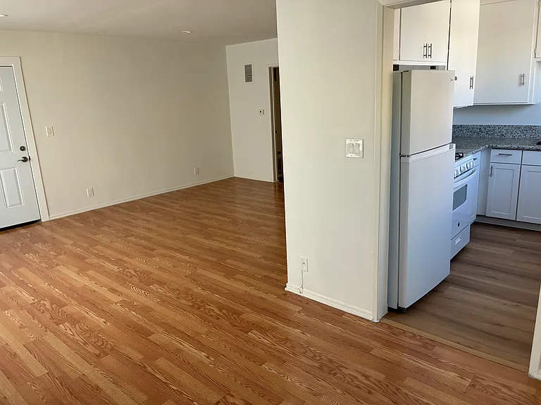 1343 N Sierra Bonita Ave #10 — Photo 28