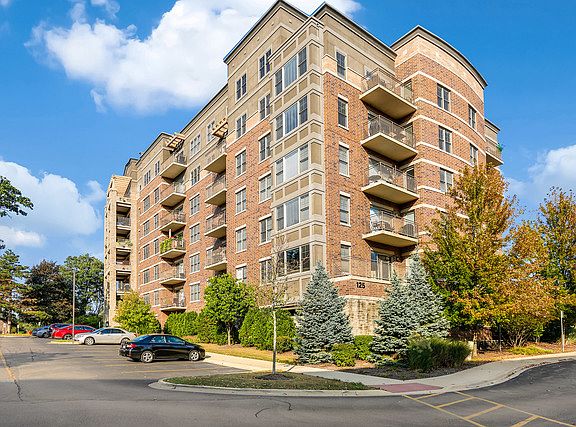 2nd image of 125 Lakeview Dr Unit 614
