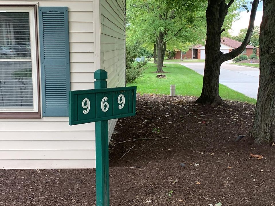 1st image of 969 N Huntington St #6