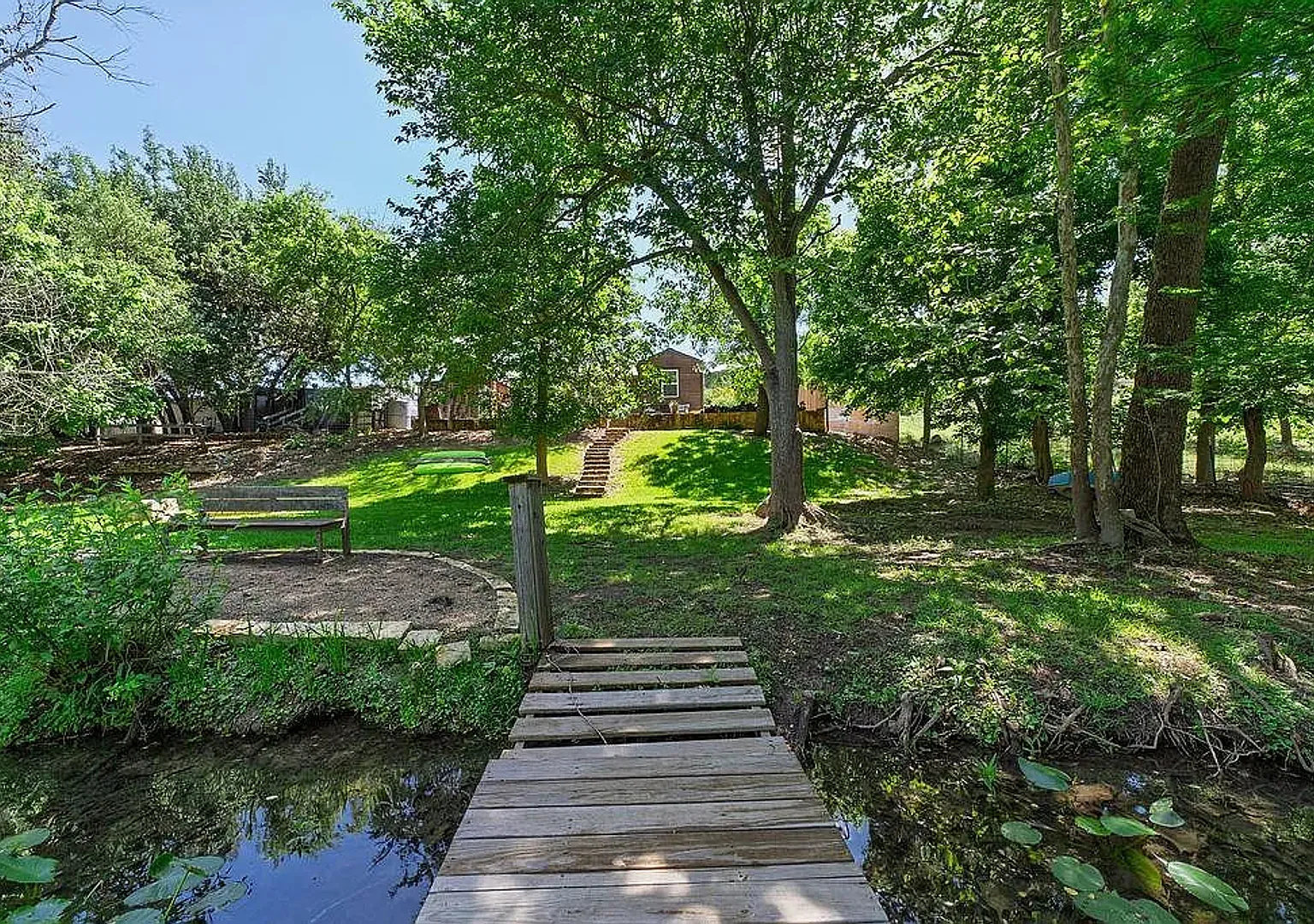 Waterfront Cabin on Turtle Creek — Photo 1