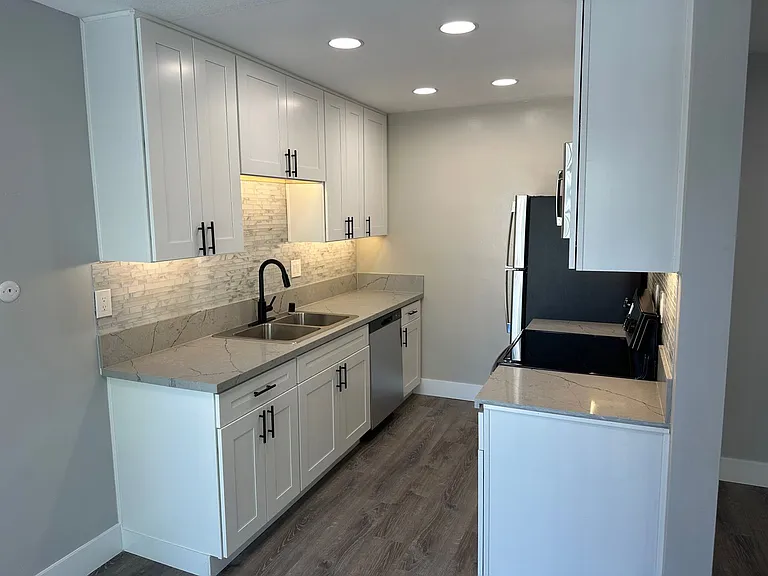 Andorra Apartments — Photo 19