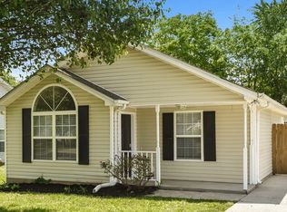 496 Cedar Park Cir, La Vergne, TN 37086