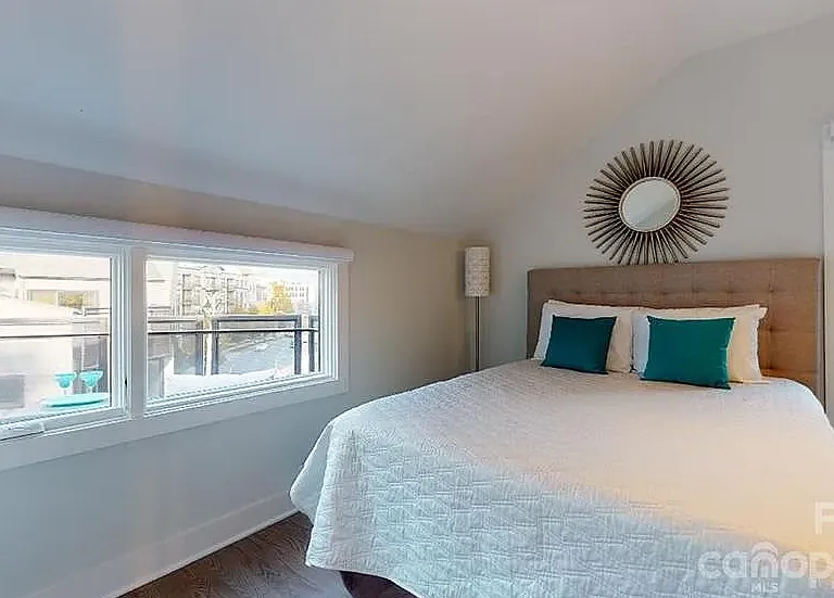 1056 Kenilworth Ave #1 — Photo 11