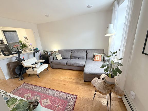 4th image of 506 Manhattan Ave #3D
