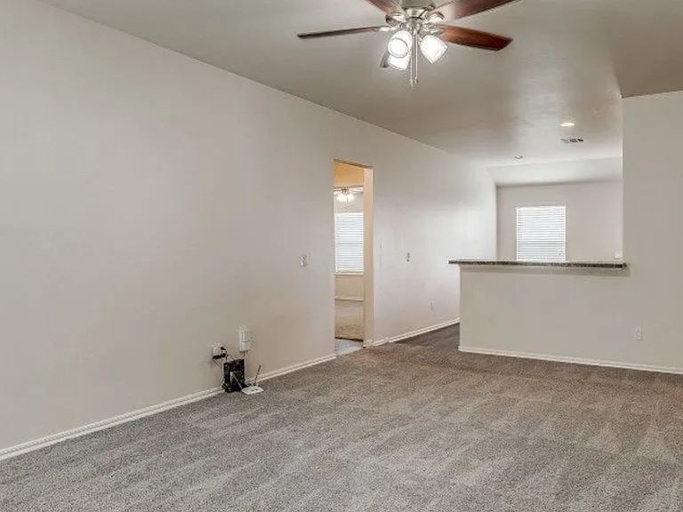 10219 Sussex Pl — Photo 5