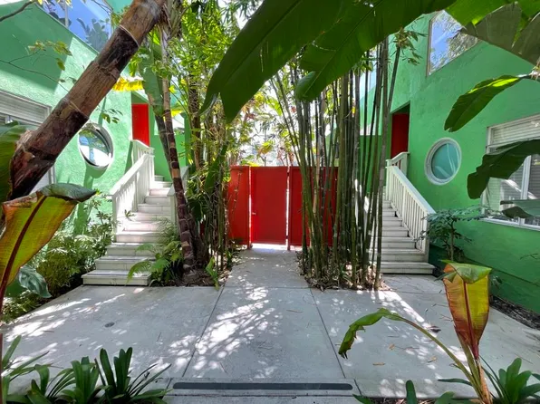 2429 N Beachwood Dr APT 4, Los Angeles, CA 90068