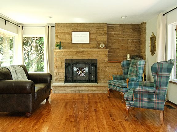 3rd image of 13002 Shorewood Dr SW