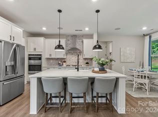 152 Glenn Dr, Mooresville, NC 28115