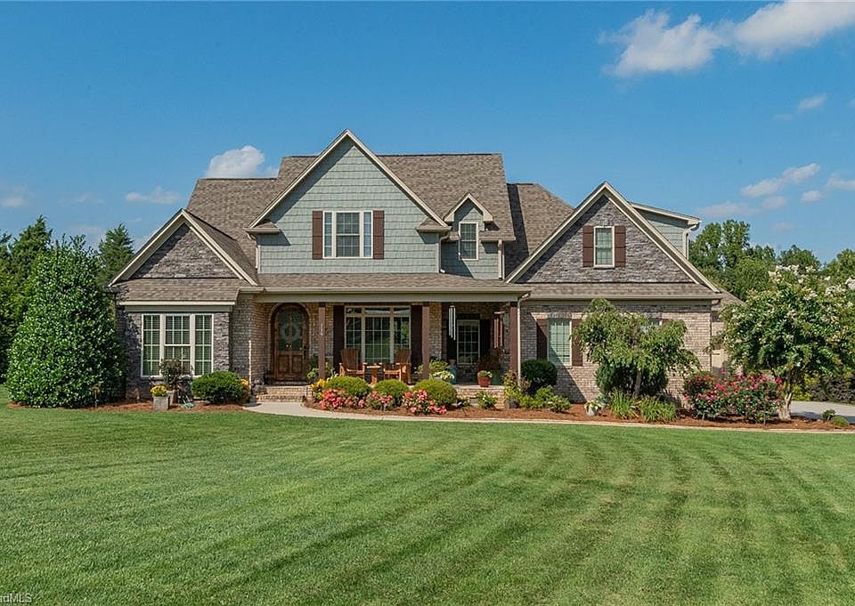 1st image of 119 Cobblestone Walk Dr