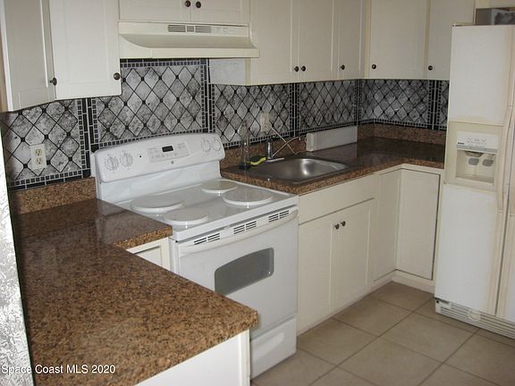 2nd image of 236 Beverly St