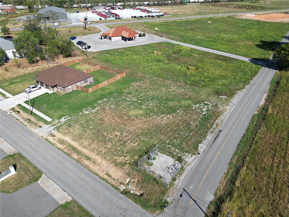 1st image of E Main St #1