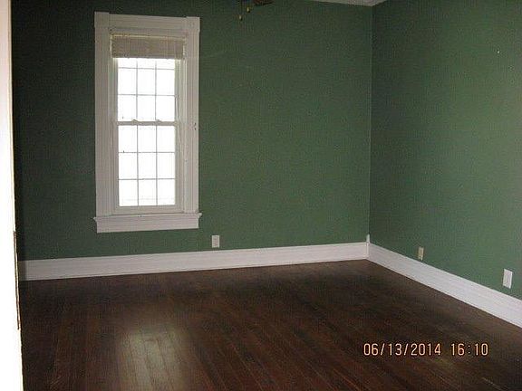 3rd image of 428 Montgomery St