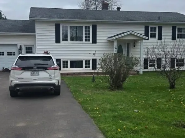 17 Centennial Dr, Kensington, PE C0B 1M0