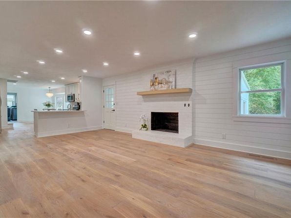 4587 Southern Pines Dr, Virginia Beach, VA 23462