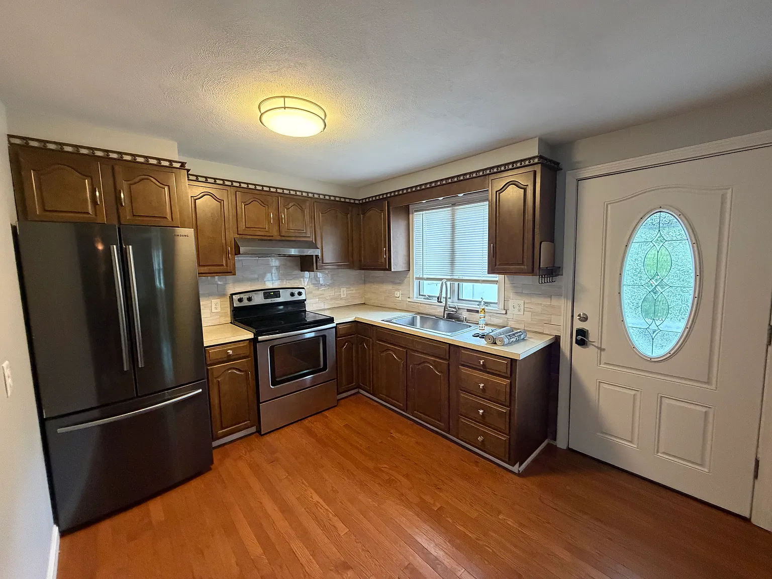 3 bed, 2.5 bath, 1400 sqft, $2,900 — Photo 1