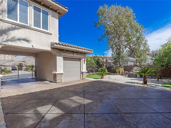 3rd image of 1353 Enchanted River Dr