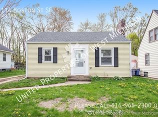 1114 Boston St SE, Grand Rapids, MI 49507