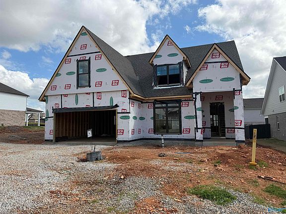 2nd image of 4 Hancock Ln