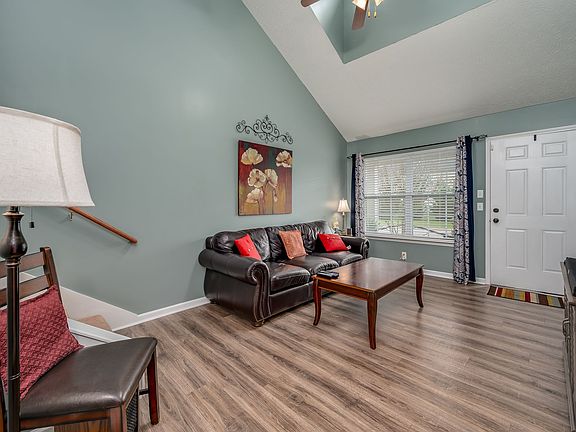 3rd image of 2031 Calydon Ct