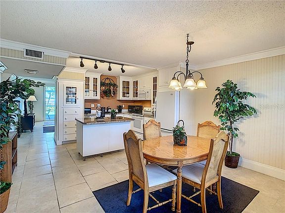 3rd image of 7401 Bay Island Dr S APT 132