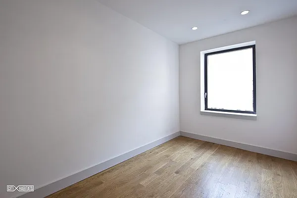 Rented by Citi Habitats | media 16