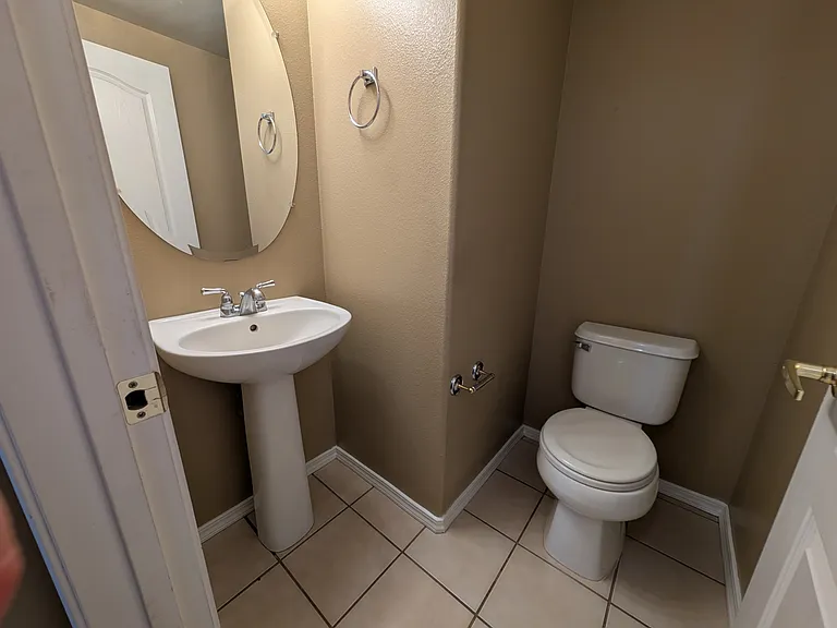 753 W Bordeaux Ln — Photo 12