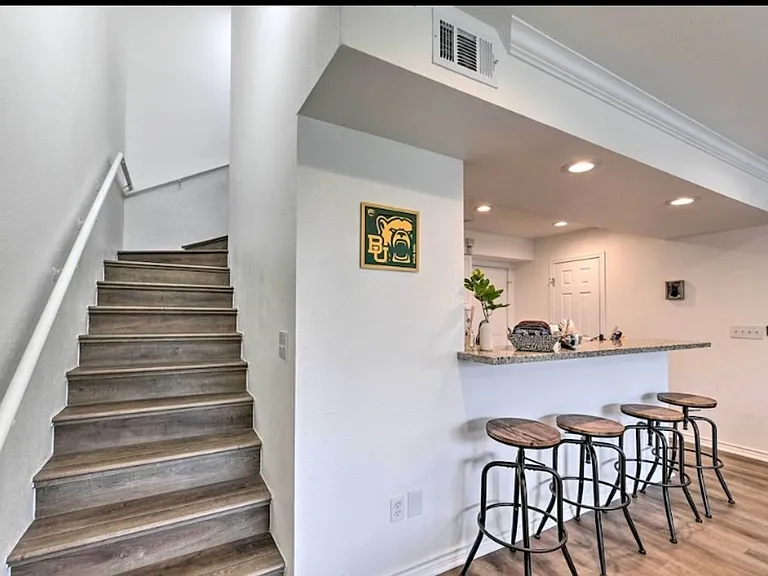 2533 S 3rd St — Photo 9