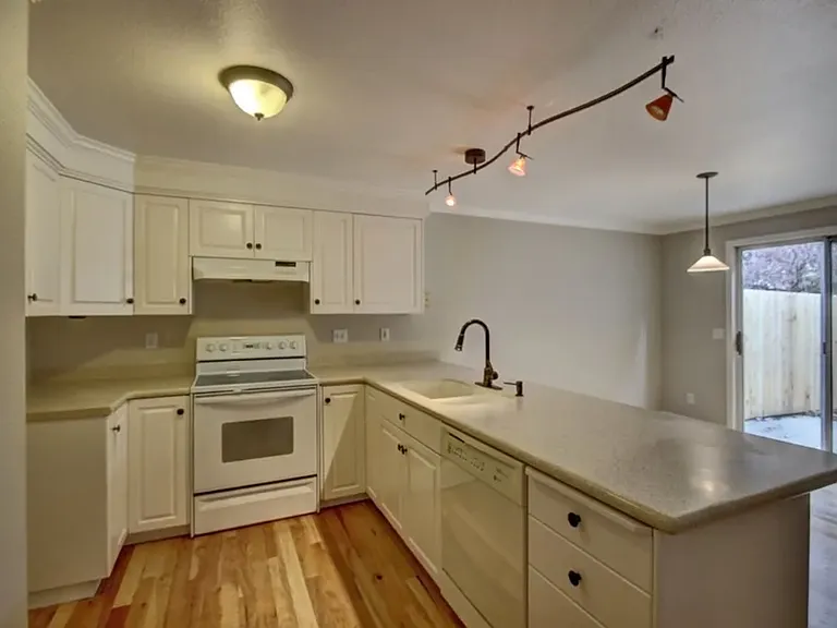 2582 S Falling Brook Ln — Photo 5