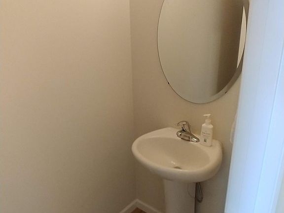 5th image of 7528 18th Pl Se