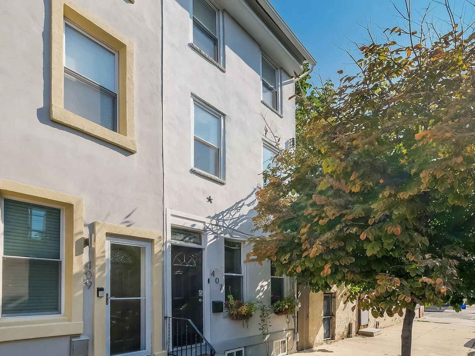 3 bed, 2.5 bath, 1439 sqft, $3,000 — Photo 1