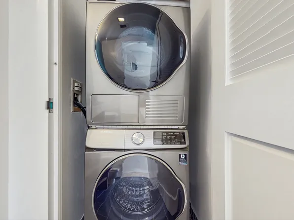 310 West 52nd Street image 9 of 25