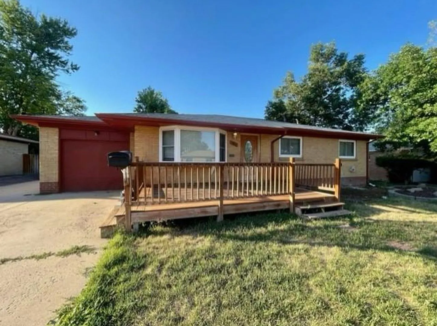 Long Realty & Property Management- 4 bedroom home in Inglewood CO — Photo 1