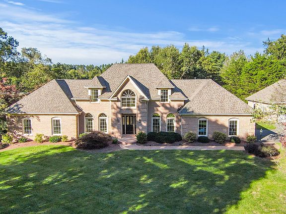 2nd image of 10928 Woodland Falls Dr