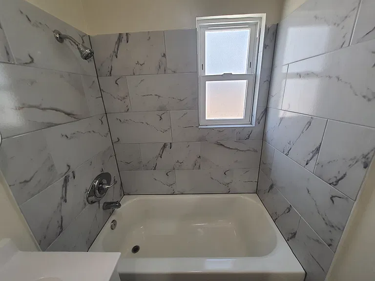 713 S Flower St #1 — Photo 9