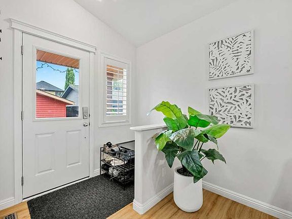 5th image of 284 S Prestwick Estate Way SE