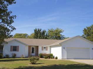 507 N 7th St, Elkville, IL 62932