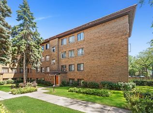 7349 N Ridge Blvd, Chicago, IL 60645